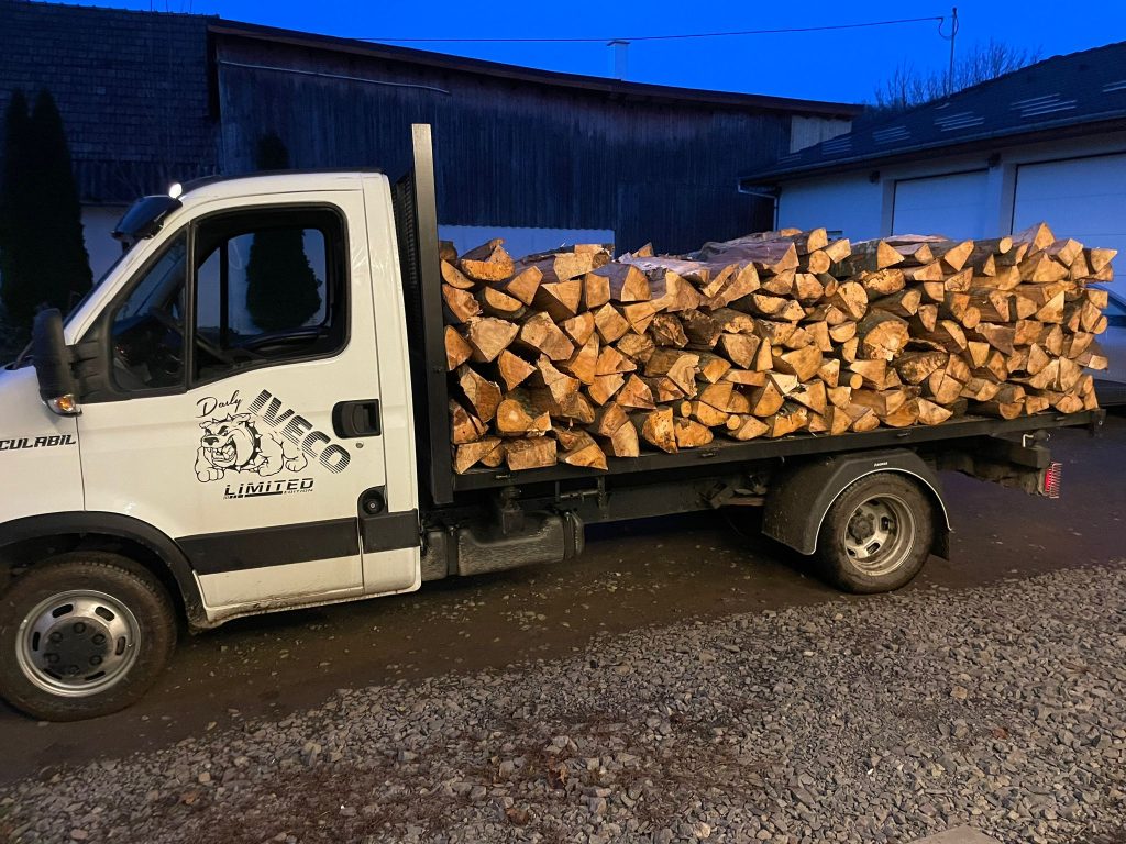 Lemn de foc fag despicat cub transport la domiciliu