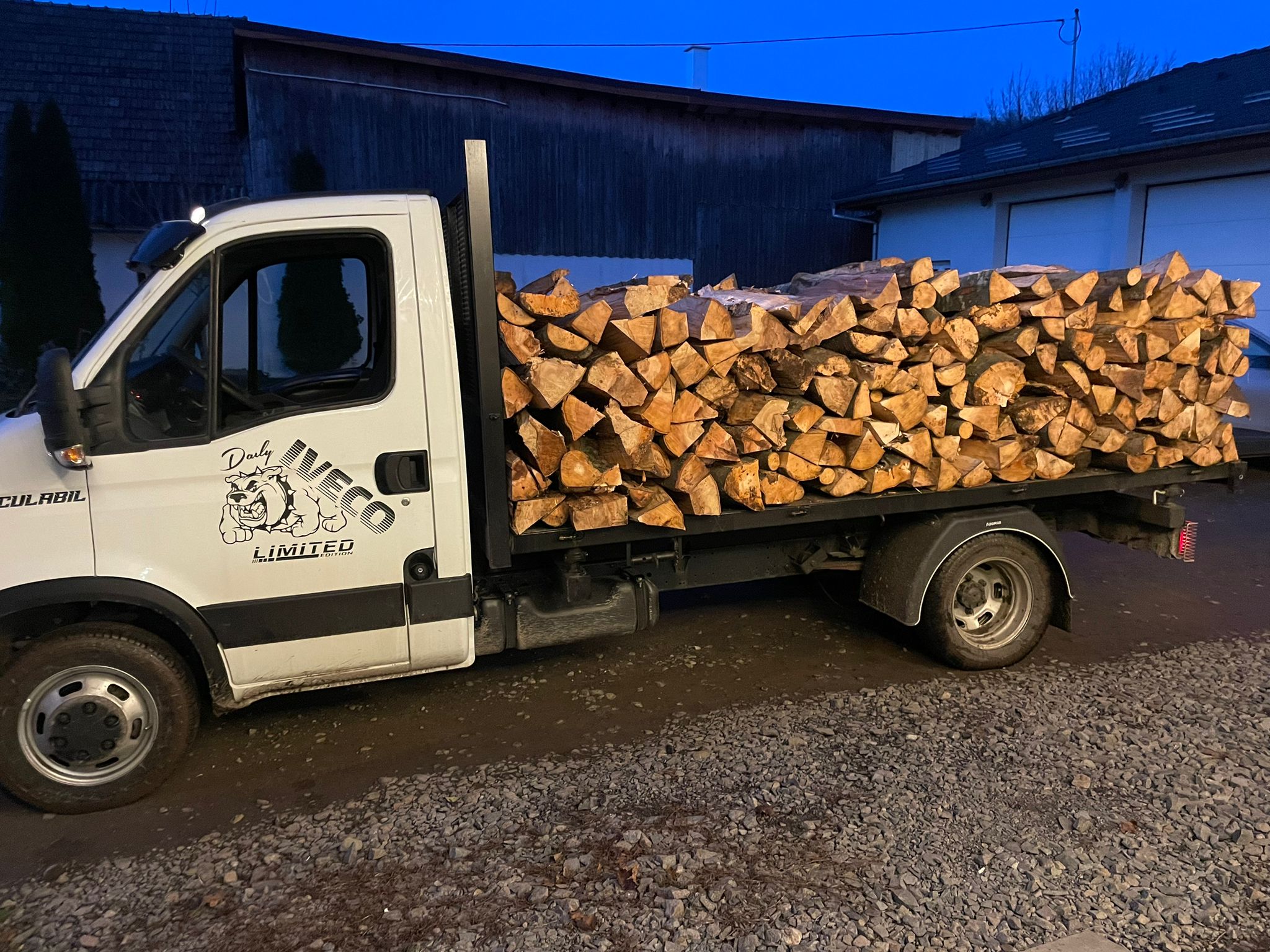 Lemn de foc fag despicat cub transport la domiciliu