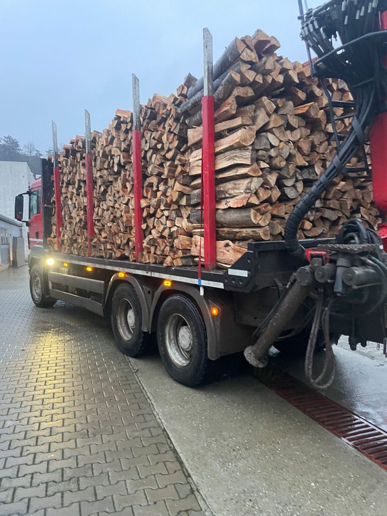 Lemn de foc cu transport la domiciliu